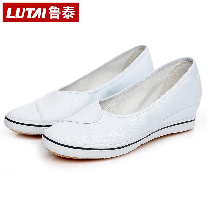 Customized nurse shoes, soft sole, breathable square mouth, small white shoes, beauty salons, hospitals are not tired of work, cloth shoes