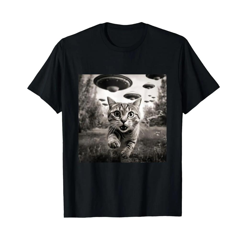Funny Cat Running From Aliens Flying Saucer Spaceship Selfie T Shirt Vintage Stretched Streetwear Fashion Slightly