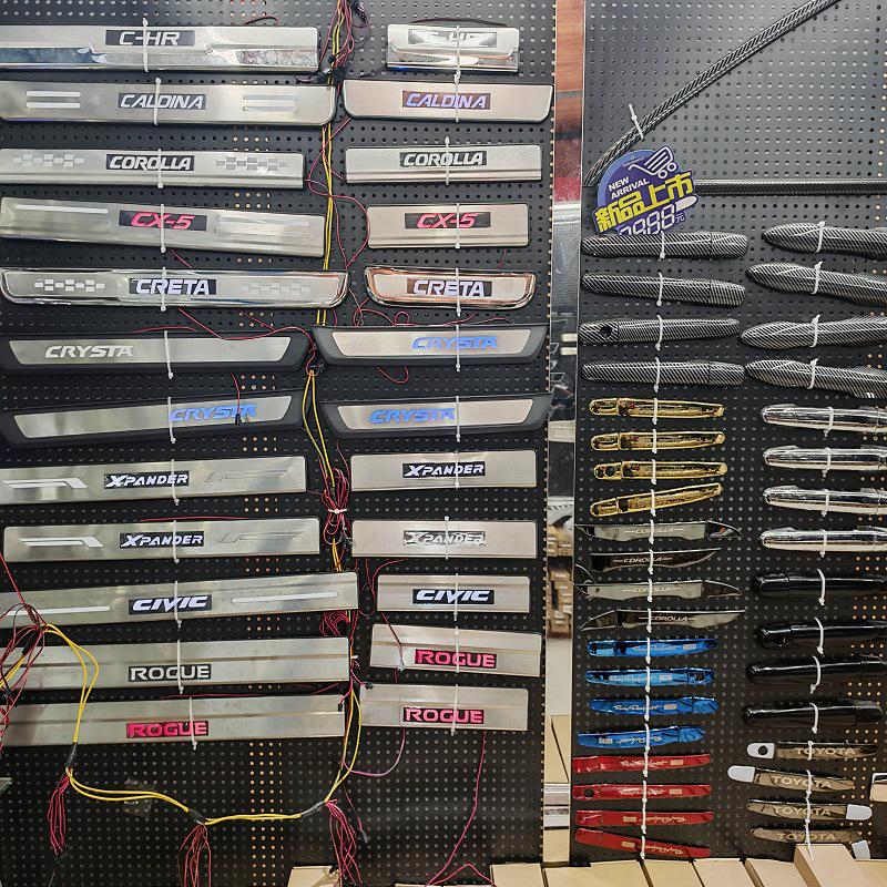 LED Stainless Steel Door Sill Trim for Toyota Ipsum 2003.