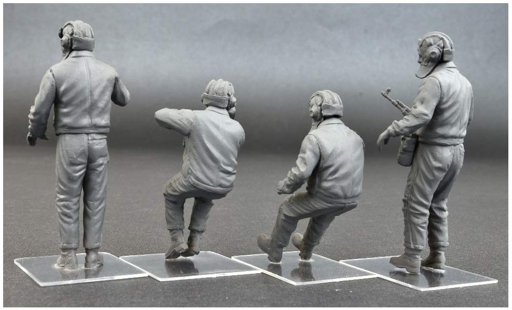 MiniArt Scale Soviet Tank Crew Plastic Model Kit MA37037 1/35 1960-70s (4 Figures)