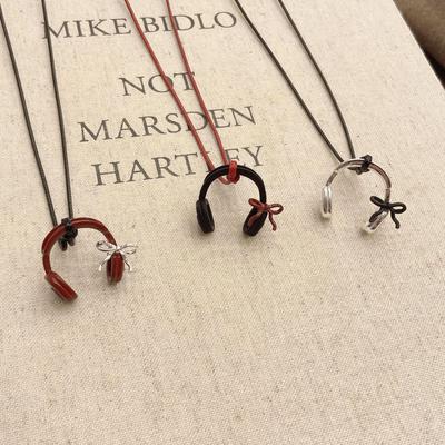 Ciondolo Auricolare in Corda di Pelle Autunno/Inverno Coreano con Perle - Accessorio Catena Maglione di Nicchia di Alta Gamma