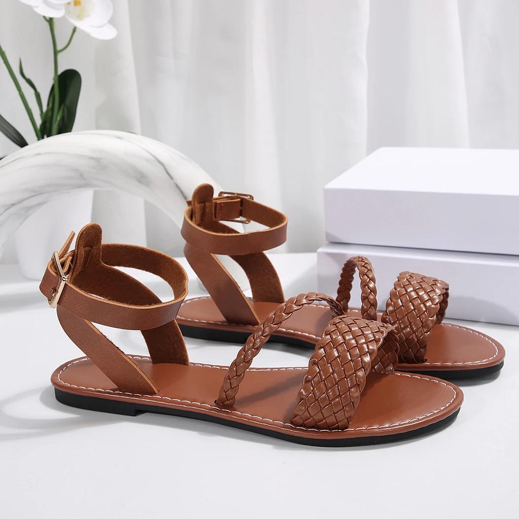 Fashion Women Beach Woven Hollow Sandals Women Flats Casual Clip Toe Sandals Summer 2025 New Fashion Casual Walking Shoes for Women