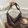 Urban Leopard Print Tote Bag With Zipper Closure For Daily Use