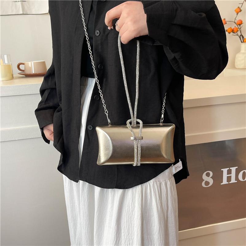 New Street Trend Street Shoot Handbag Women's Hand Oval Dinner Bag Bridesmaid Dress Rhinestones