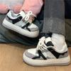 Chaussures blanches pour enfants, style automne, nouveauté Hong Kong, plateforme polyvalente, chaussures décontractées pour les pieds.