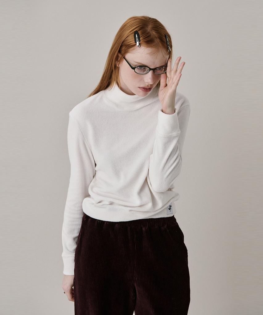 Jun Jun Space New Logo Basic Turtleneck T-Shirt_White
