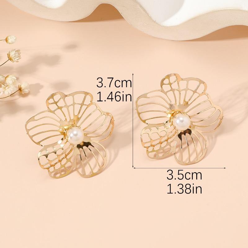 Royal Vintage Statement Earrings, Openwork Floral Metal Design Sophisticated Minimalist Jewelry for Women