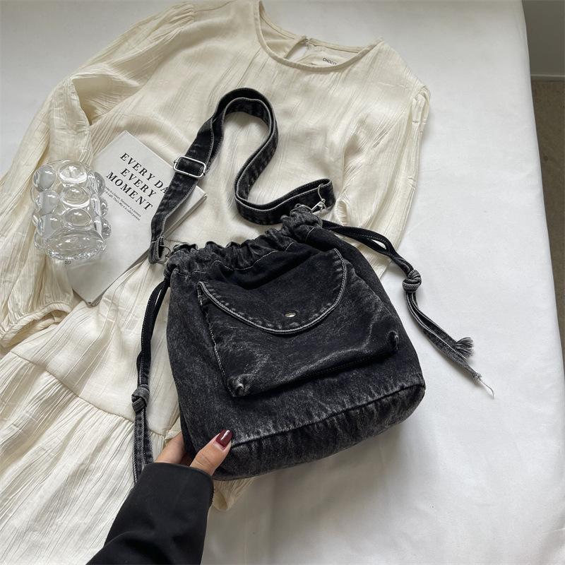 Women's Bag Cute Cloth Bag Literary Small Bag Women 2025 New Summer Simple Fashion Internet Celebrity Casual Bucket Messenger Bag