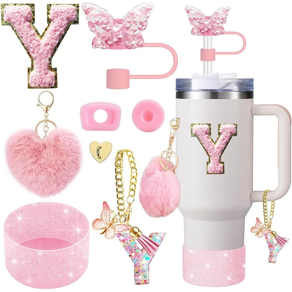 8 Pezzi Accessori per Tazza per Stanley Cup 30oz 40oz Include Coperchio Tappo Cannuccia a Farfalla Piedino in Silicone Maniglia Ciondolo Adesivo con Iniziali