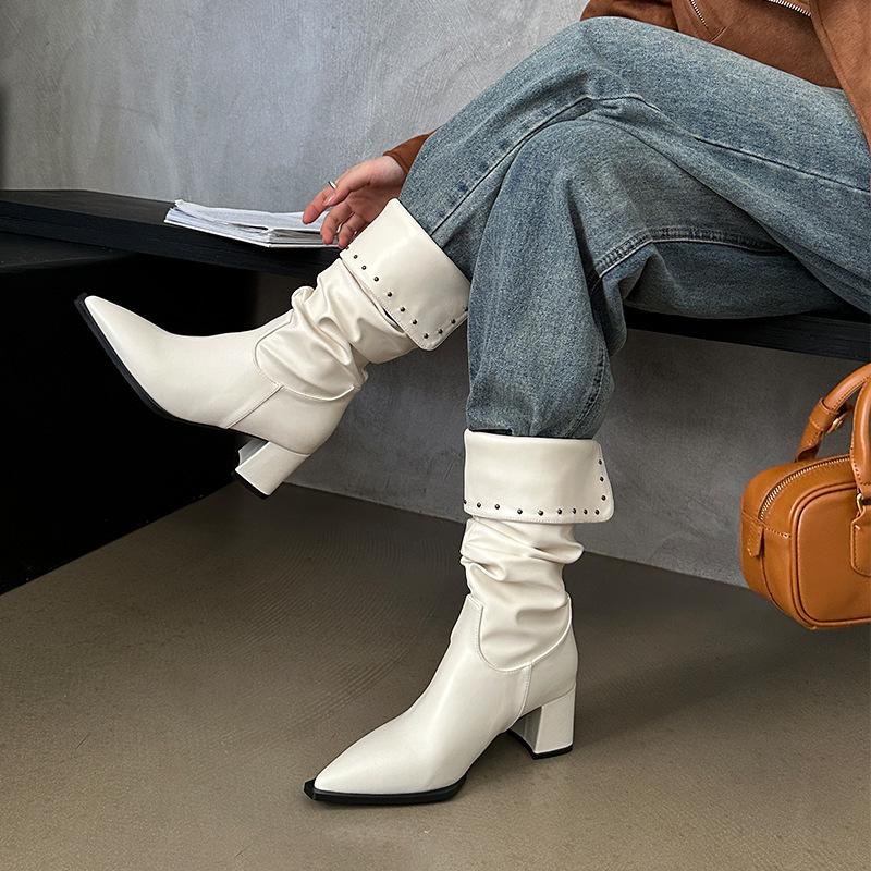 2025 new autumn and winter stacking boots mid-heel pointed rivets pleated thick heel lapel short Martin boots