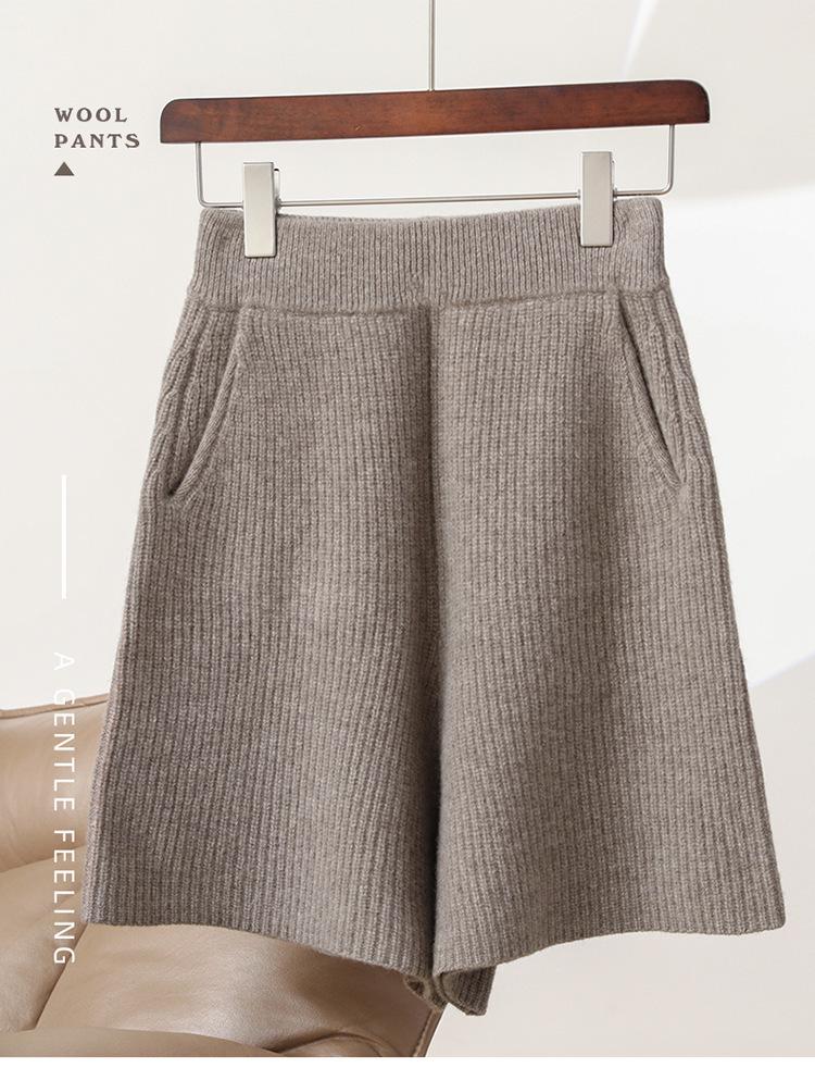 Dámské vlněné pletené šortky s vysokým pasem – Podzim/Zima 2023, Jednobarevné, Zesílené, Štíhlé tříčtvrteční délky