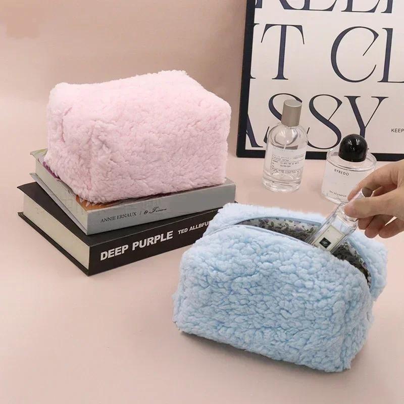 Neceser pequeño de lana de cordero, bonito organizador de maquillaje de peluche, estuche para lápices kawaii, monedero de viaje, almacenamiento para el hogar