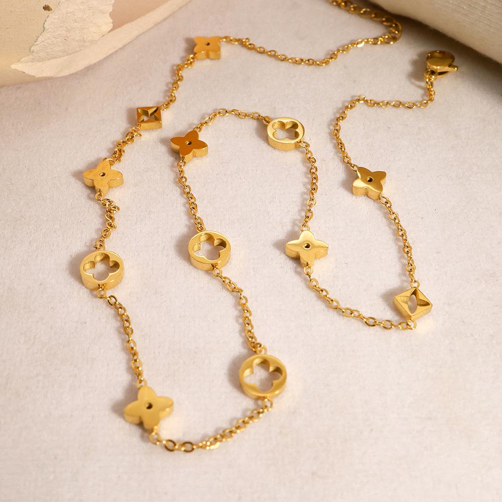 Classic Four-Leaf Clover Titanium Necklace with 18K Gold Plating - Niche, Luxurious Clavicle Chain Design