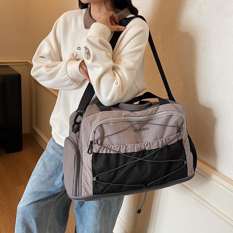 Outdoor Travel Duffel Bag with Mesh Panel Multiple Zip Pockets Large Capacity Sport Weekend Bag