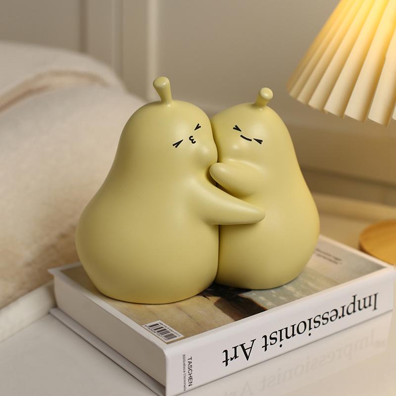 Cute Ceramic Pear Hugging Bookend - Charming Home Decor & Perfect Valentine's or Birthday Gift