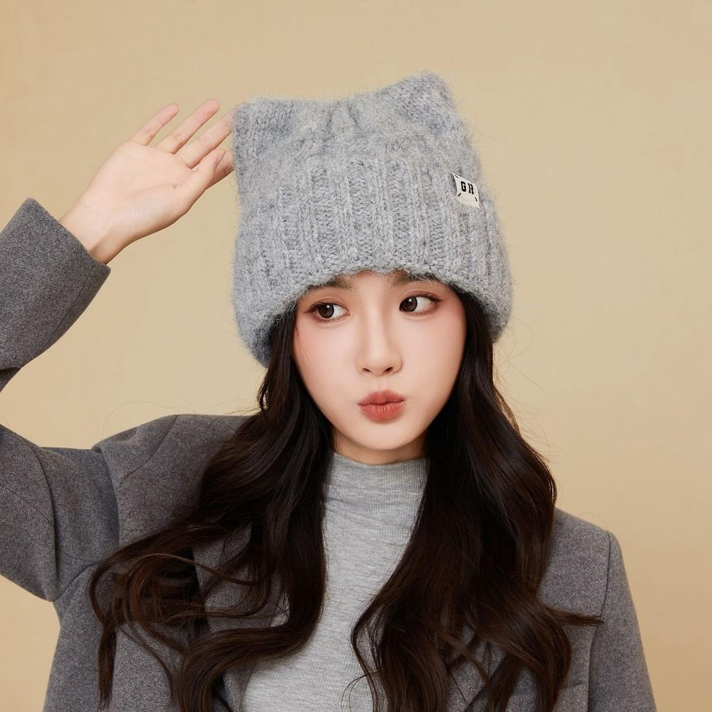 

Knitted Bear Beanie Hat For Women Warm Windproof Winter Autumn Fashion Accessory сірий колір