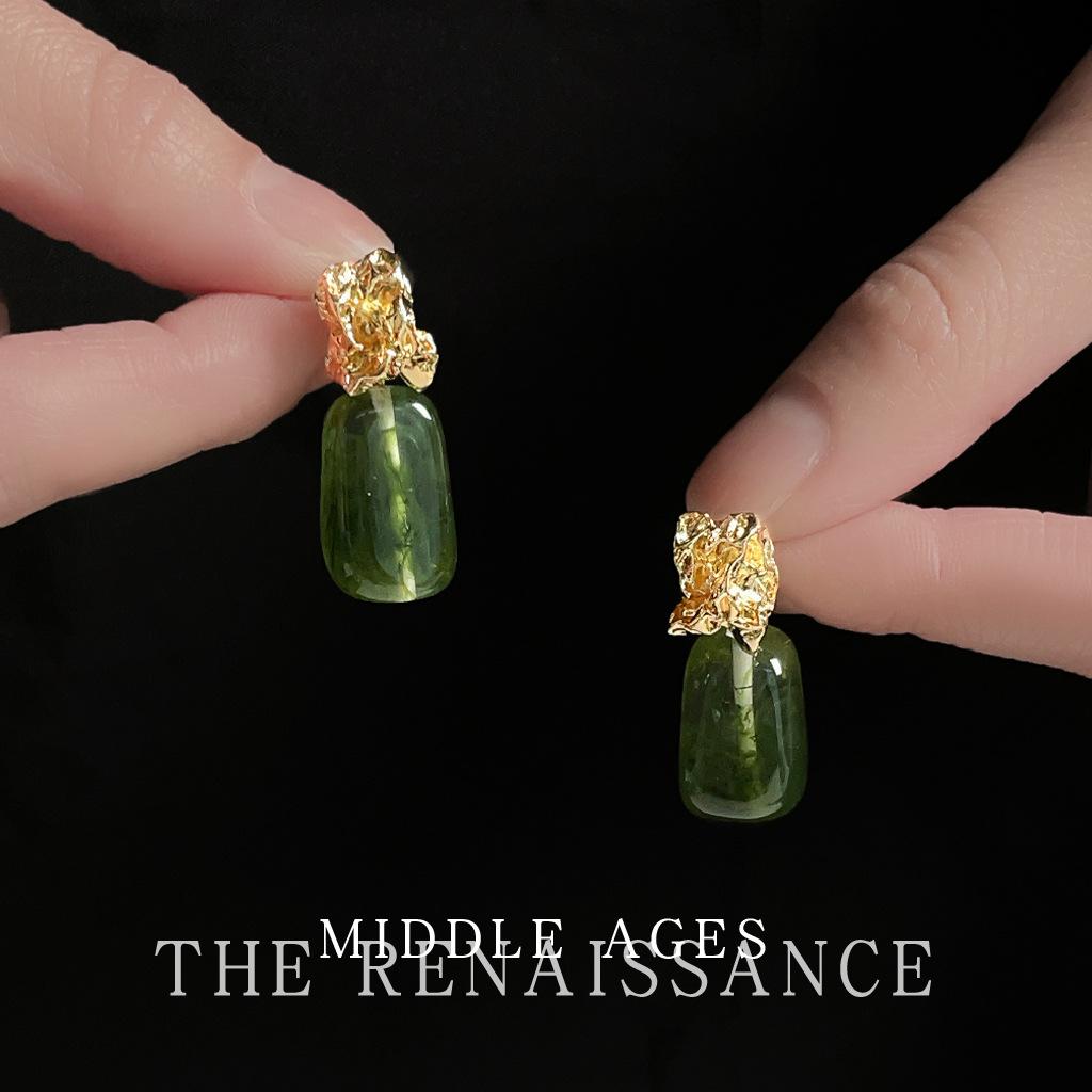 

Texture square earrings French retro stud earrings niche fashion earrings