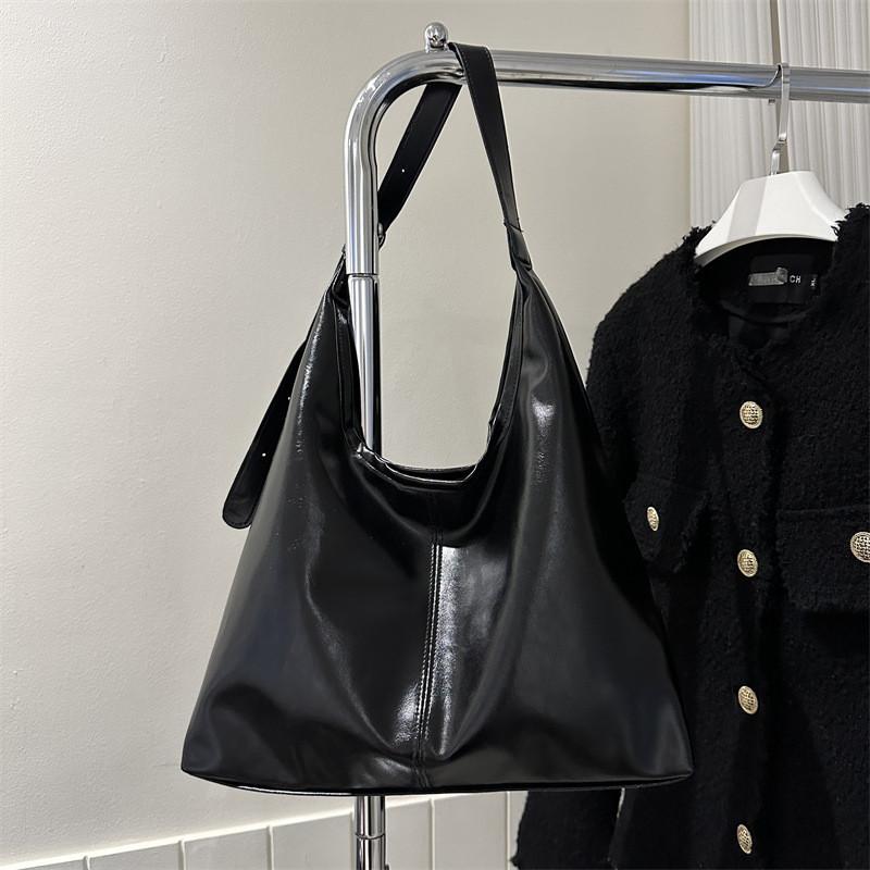 Chic Retro Tote Bag For Women In Black Khaki Brown With Spacious Interior For Daily Use