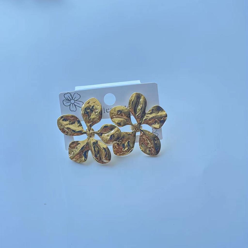 Multiple Styles Fashionable Trendy Exquisite Irregular-shaped Stud Earrings Versatile Jewelry Accessory For Women