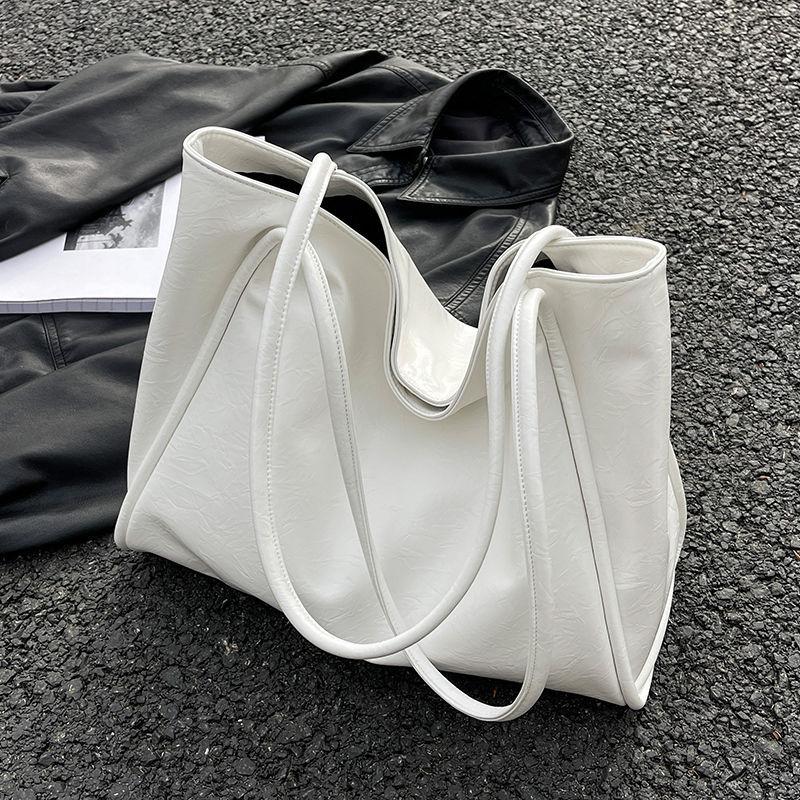 Large-capacity Bag Women's Bag, New Silver Shoulder Bag, College Student Commuter Tote Bag, White and Black Traditional Practice
