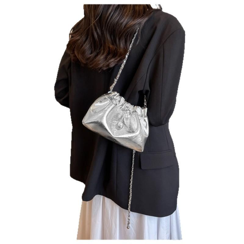 Niche Design Premium Chain Messenger Bag Large Capacity Shoulder Pleated Cloud Bag Fashionable And Simple Versatile Bucket Bag