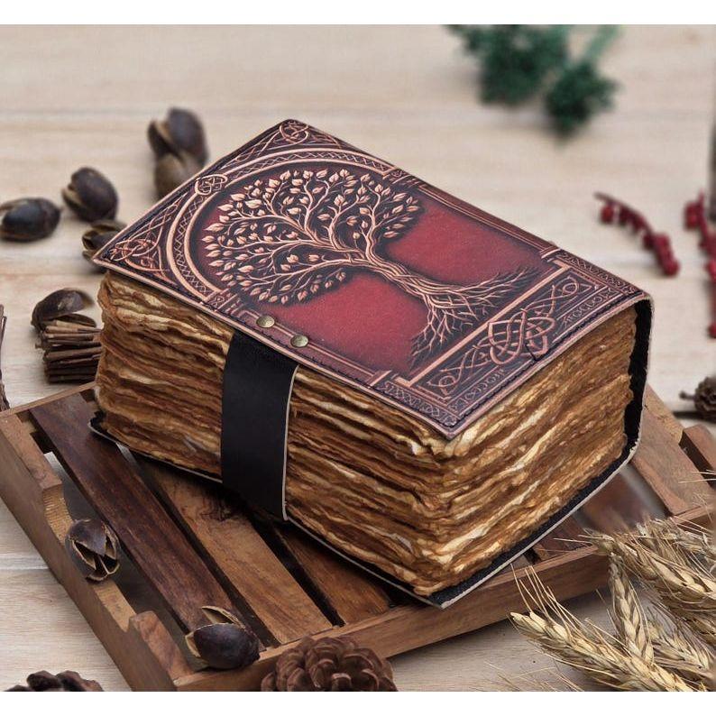 Kožený zápisník Strom života:  Grimoár, Kniha stínů.