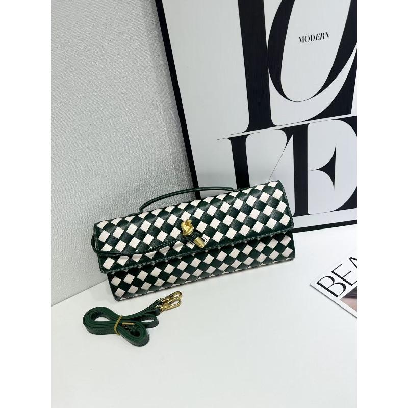 Women's bag New metal lock woven bag Crossbody bag Baguette bag Hand bag Versatile shoulder bag