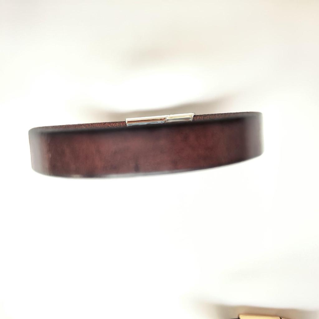 Europäisches Retro-Rindslederarmband mit magnetischem Legierungsverschluss