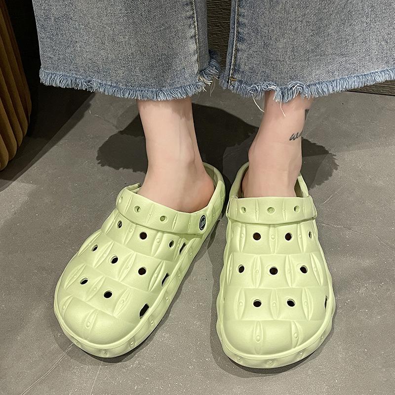 Baotou hole shoes female cute new non-slip summer wear breathable deodorant eva beach slippers