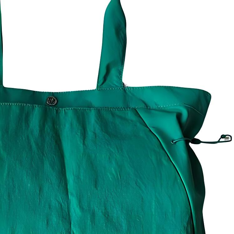Lululemon Bolsa Tote Minimalista de Cor Sólida com Ajuste Lateral 18L com Logo da Marca em Poliéster Bolsa Tote Feminina Verde LW9ETFS-EMIC