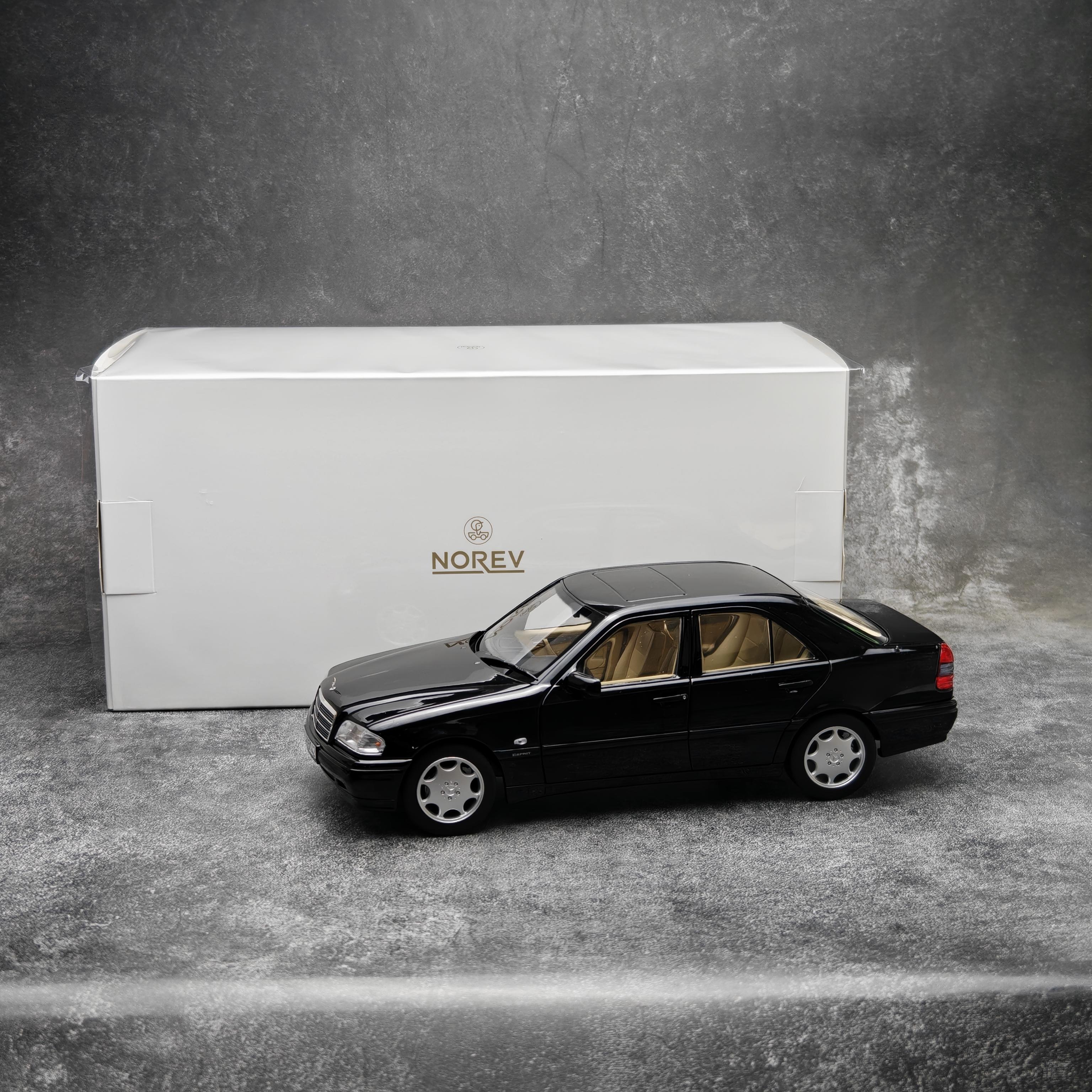 

NOREV diecast model 1:18 W202 C36/C200 Black car model Static display holiday gift collection
