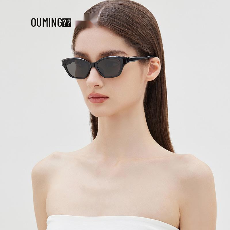 Unisex Trendy Runway Street Style Sunglasses - Small Metal Frame