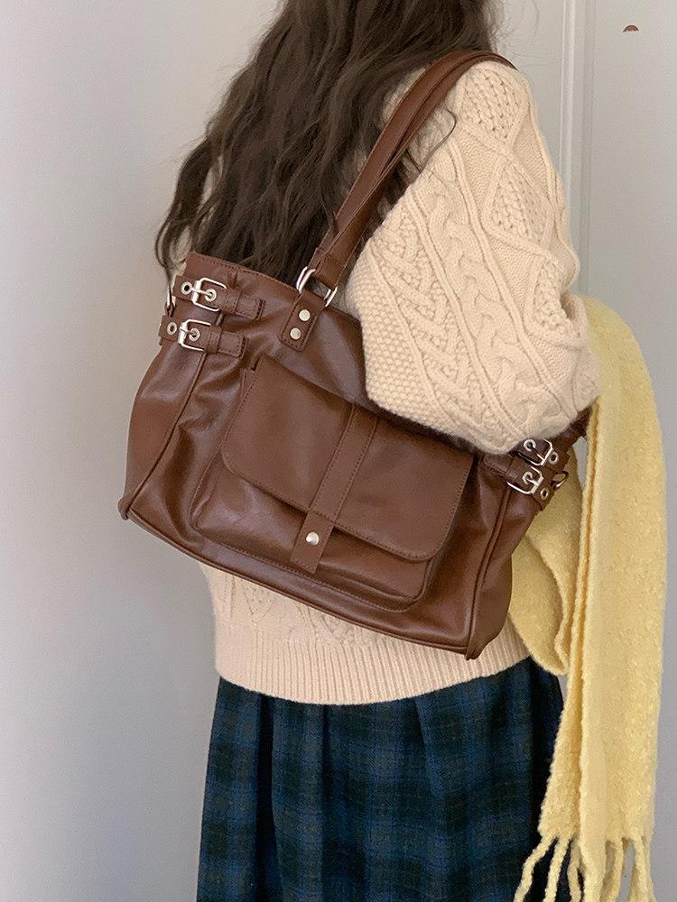 

Ретро Женские Сумки на Плечо Большой Вместимости из Искусственной Кожи Универсальная Женская Сумка в Колледж-Стиле Повседневная Женская Сумка-Тоут с Множеством Карманов коричневый