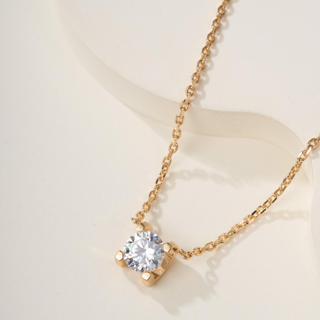 Bullhead 1CT Necklace Women's Light Luxury Simple Single Diamond Design Zircon Clavicle Chain