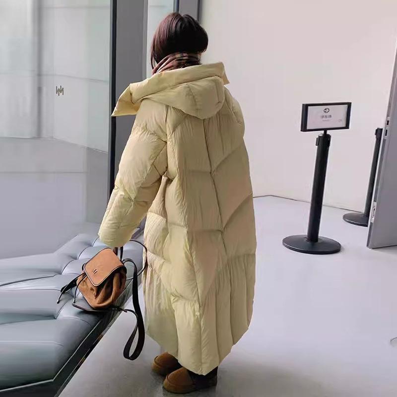 High-end Big Quilt Down Jacket Women's Long 2025 Winter Fashion Thickened Over the Knee Loose Meat Jacket Tide
