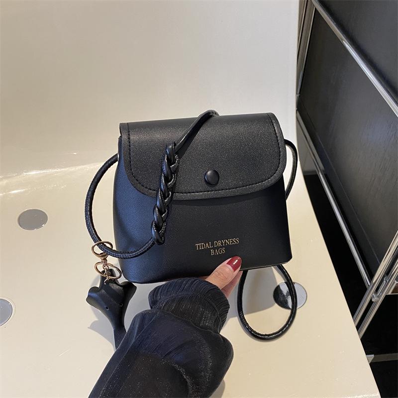 2025 New Fashion Personality Simple Casual Solid Color PU Soft Surface Retro Crossbody Portable Shoulder Small Square Bag Women