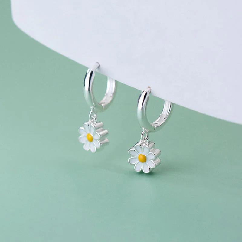 Cute Enamel Daisy Flower Pendant Earrings for Women Korean Sweet Circle Hanging Earrings Girl Wedding Party Fine Jewelry Gift