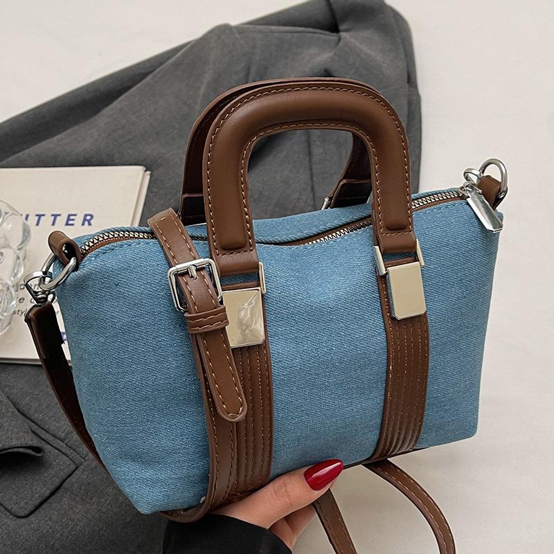 

2025 new fashion simple contrasting color portable small bag casual commuting style high texture versatile messenger women s bag