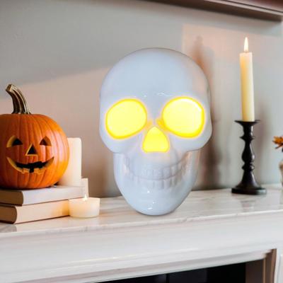 Leuchtende Halloween-Dekoration Keramik Geschnitzter Kürbis Totenkopf Fledermaus Figur LED Tischschmuck für Halloween Heimregal Schreibtischdeko