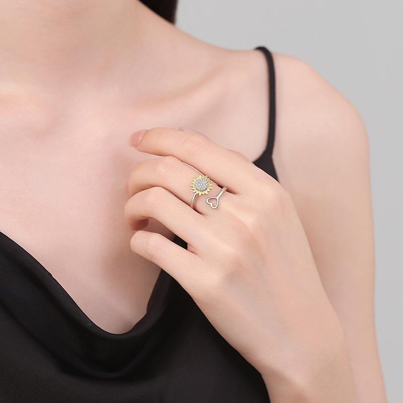 European & American Minimalist Rotatable Sunflower Ring for Women