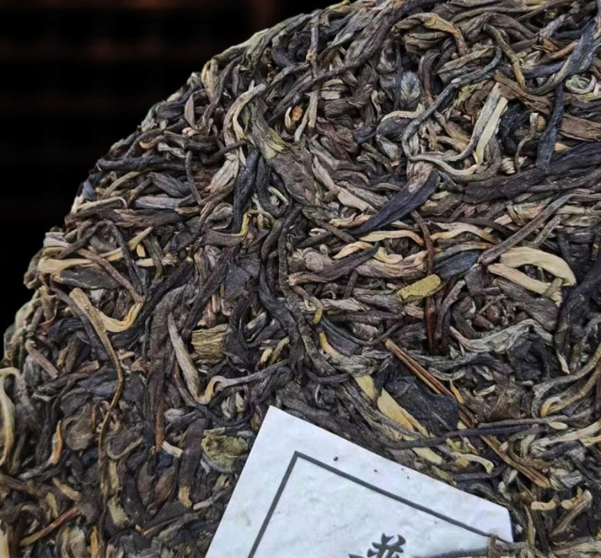 2021 Phoenix Nest Yiwu Starożytne drzewo Surowa herbata Pu-erh Herbata Surowa herbata 357g Jedno ciasto
