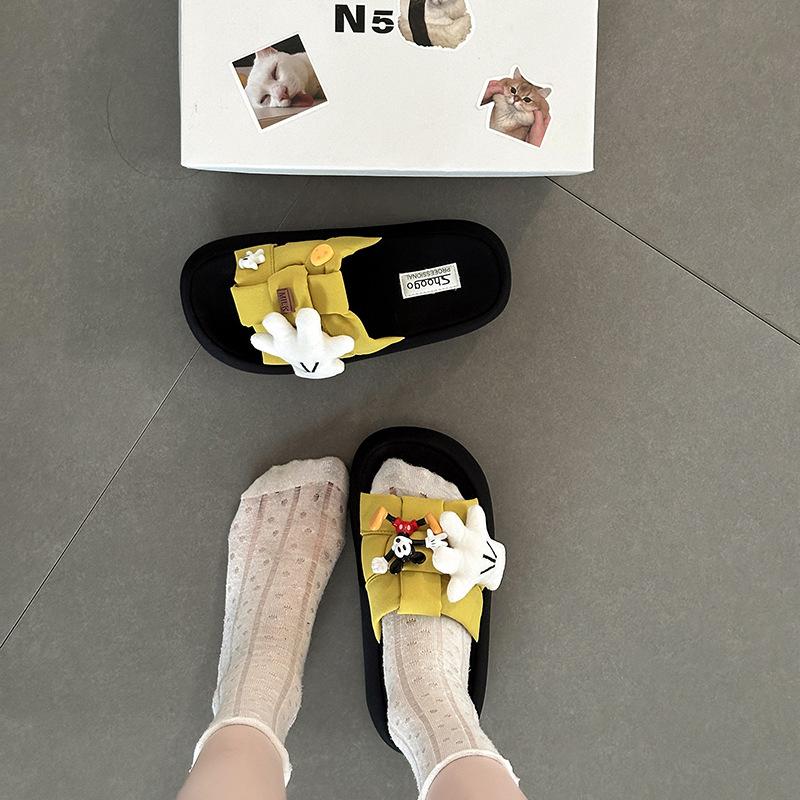 Schattige Mickey dikke zool strand coole slippers 2025 zomer nieuwe mode veelzijdige casual cartoon een-band slippers dames