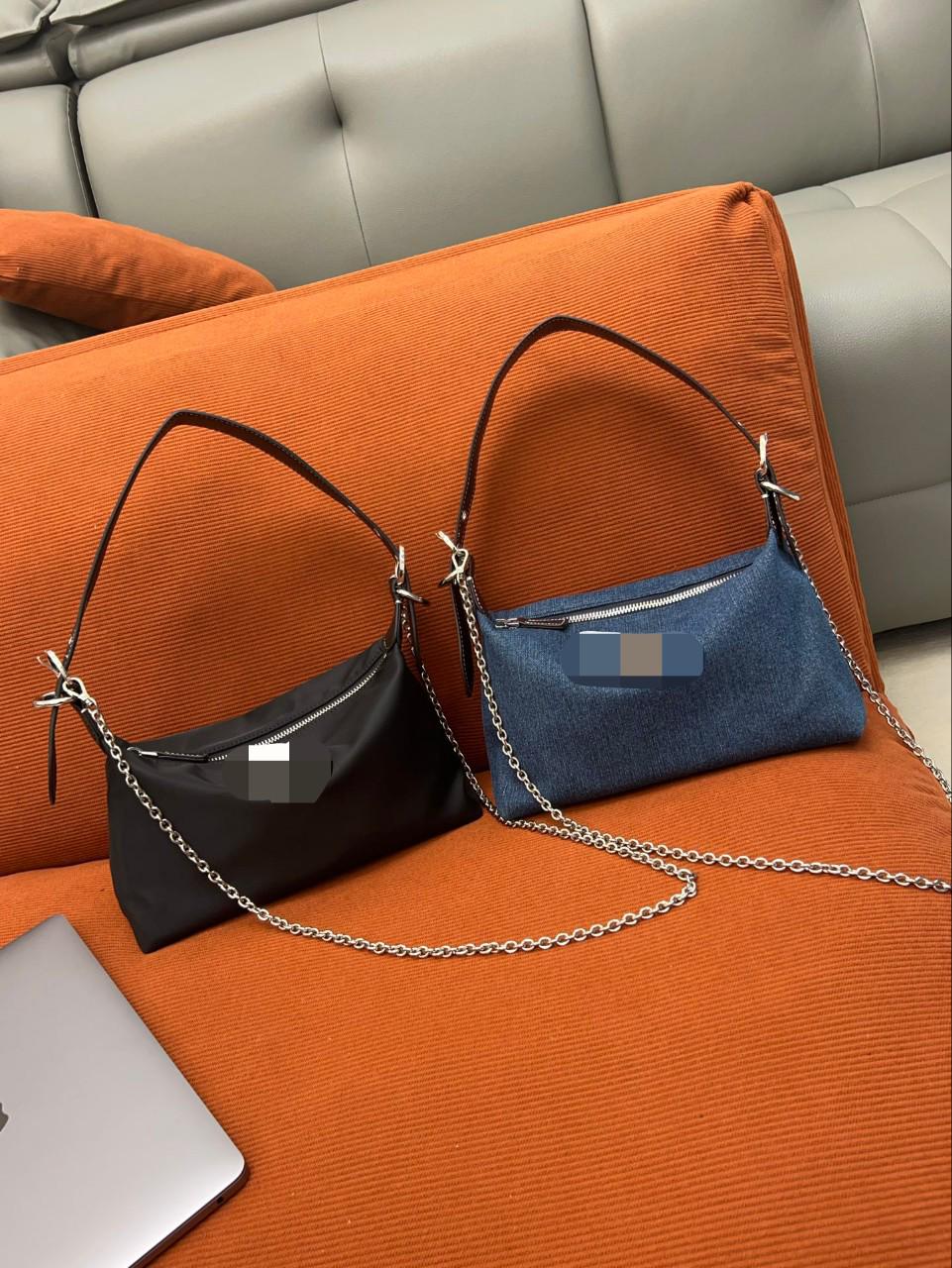 

2024 Fashion Mid-Century Denim Chain Tote: High-Capacity Crossbody Shoulder Bag for Women 25*8.5*14 cm чёрный