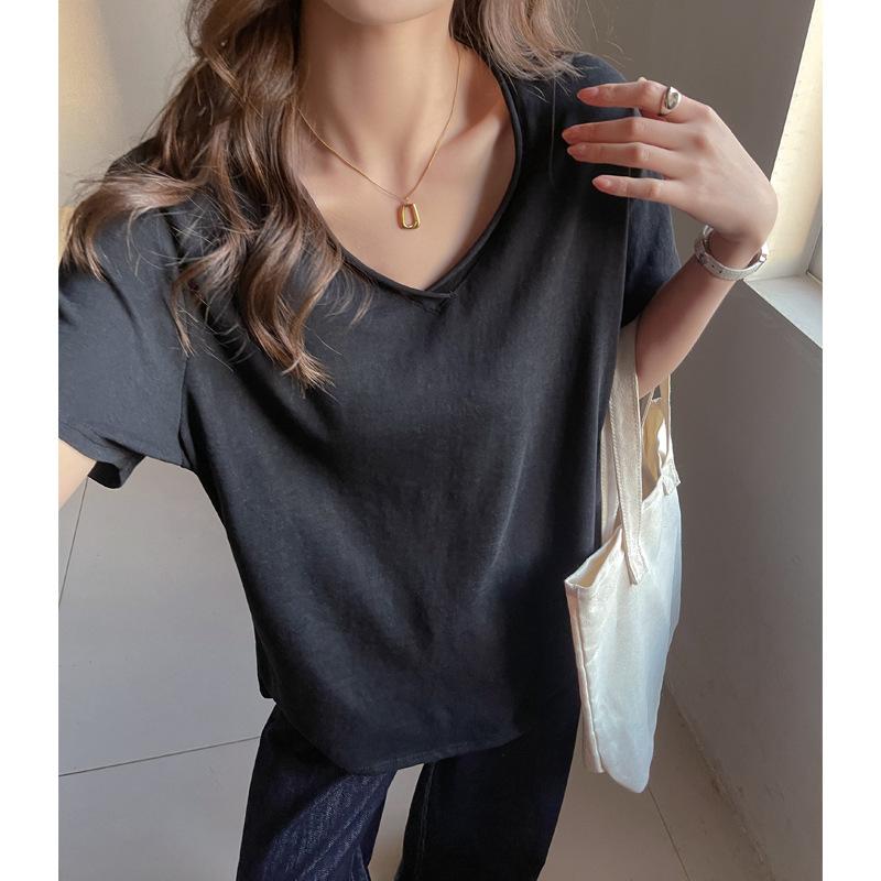 

Summer V-neck large version loose lazy cotton versatile shoulder T-shirt women s short-sleeved high-end Korean large-size top S (suitable for weight 35-47.5kg ) чёрный
