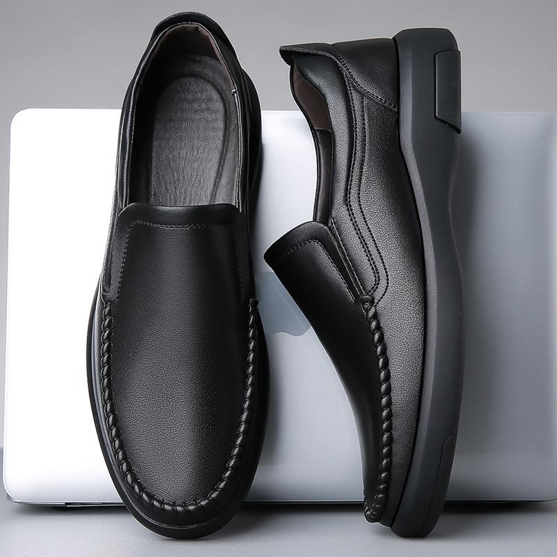 

Кожаная обувь мужская 2025 осень новая британская мужская повседневная кожаная обувь на мягкой подошве деловая модельная одинарная обувь обувь для жениха на свадьбу 44 чёрный