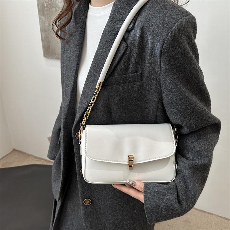 Small Fashionable Square Bag For Women Perfect For Autumn Winter With Stitching Trendy