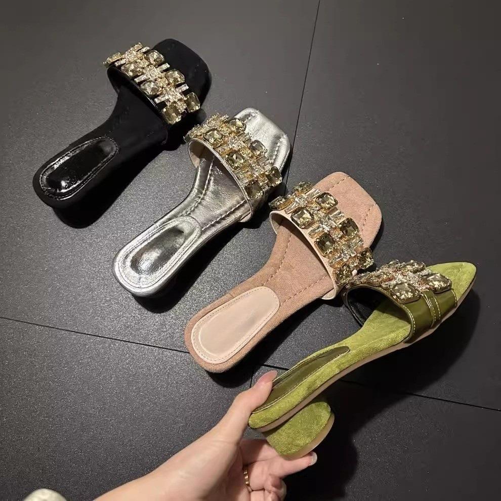 2025 Summer New Word with Rhinestone Temperament Versatile Fashion Internet Celebrity Explosion Comfortable Square Head Sandals