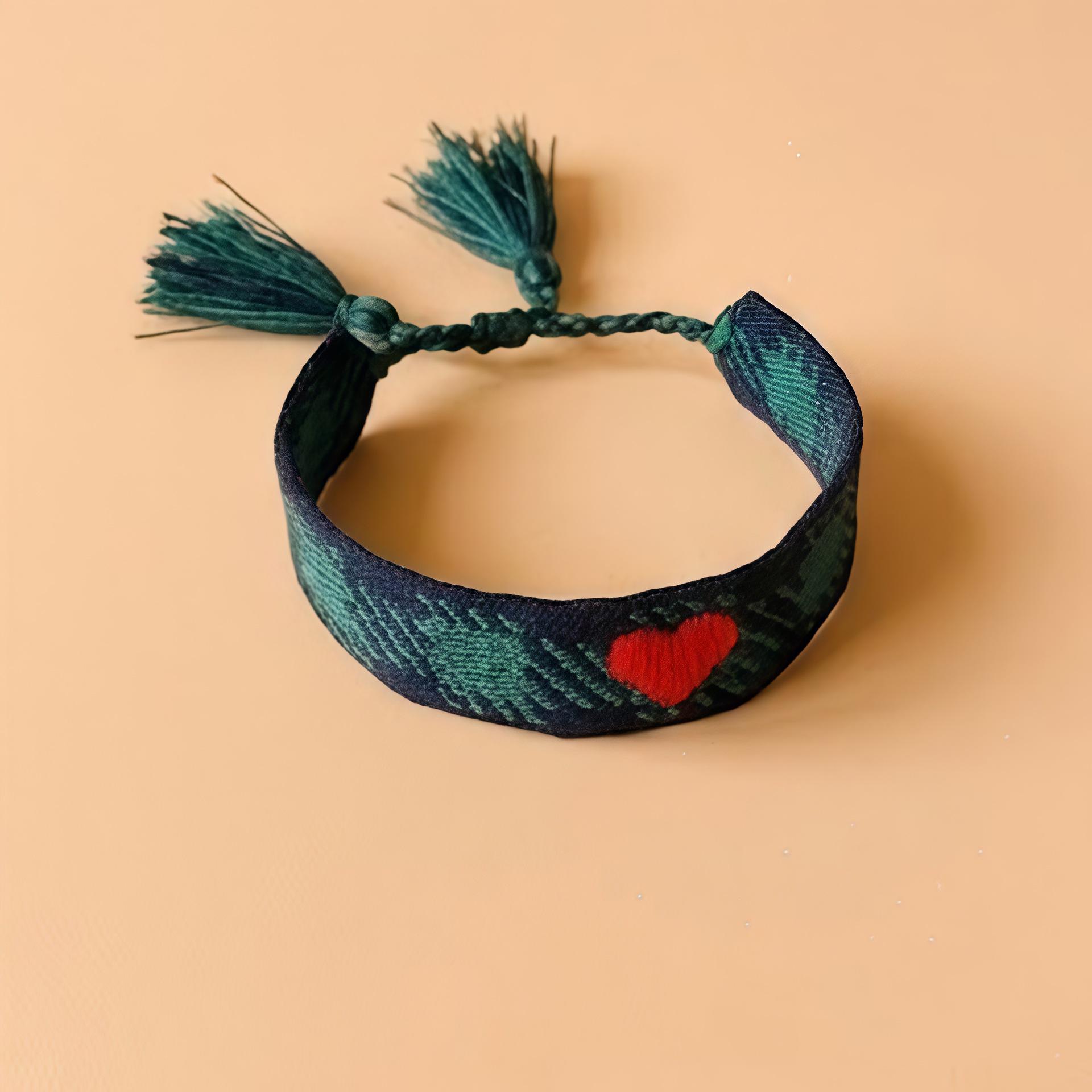 Европейский богемный браслет с плетением в виде сердца и кисточками