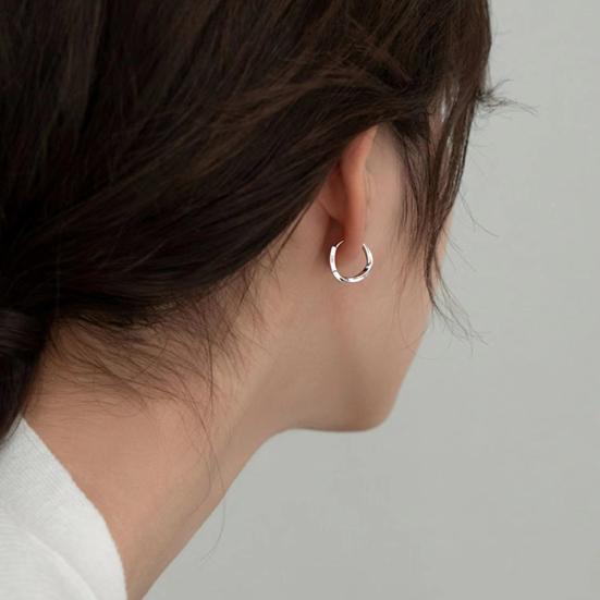 1 Pair Women Earrings No-Blocking Ear Buckle Stable Fit Twist Earrings Circle Design Mirror Polished Hoop