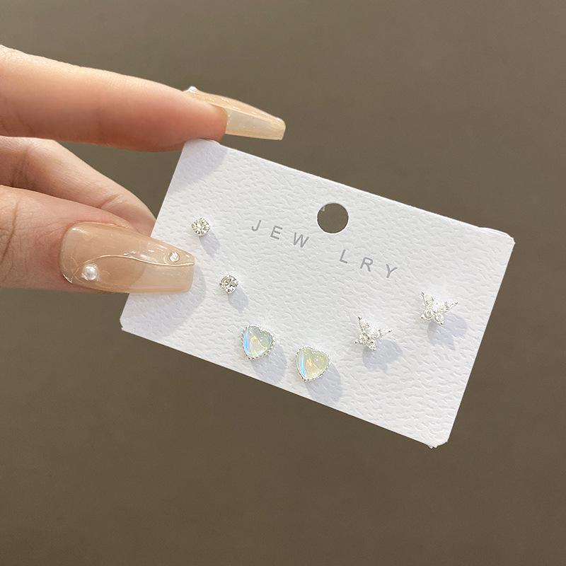 

Three pairs of zircon love ear stud earrings for women who sleep for a week do not need to pick off their ears
